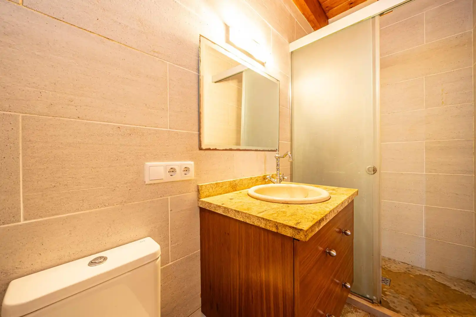 Baño de Casa adosada en venta en Campos con Aire acondicionado, Calefacción y Jardín privado