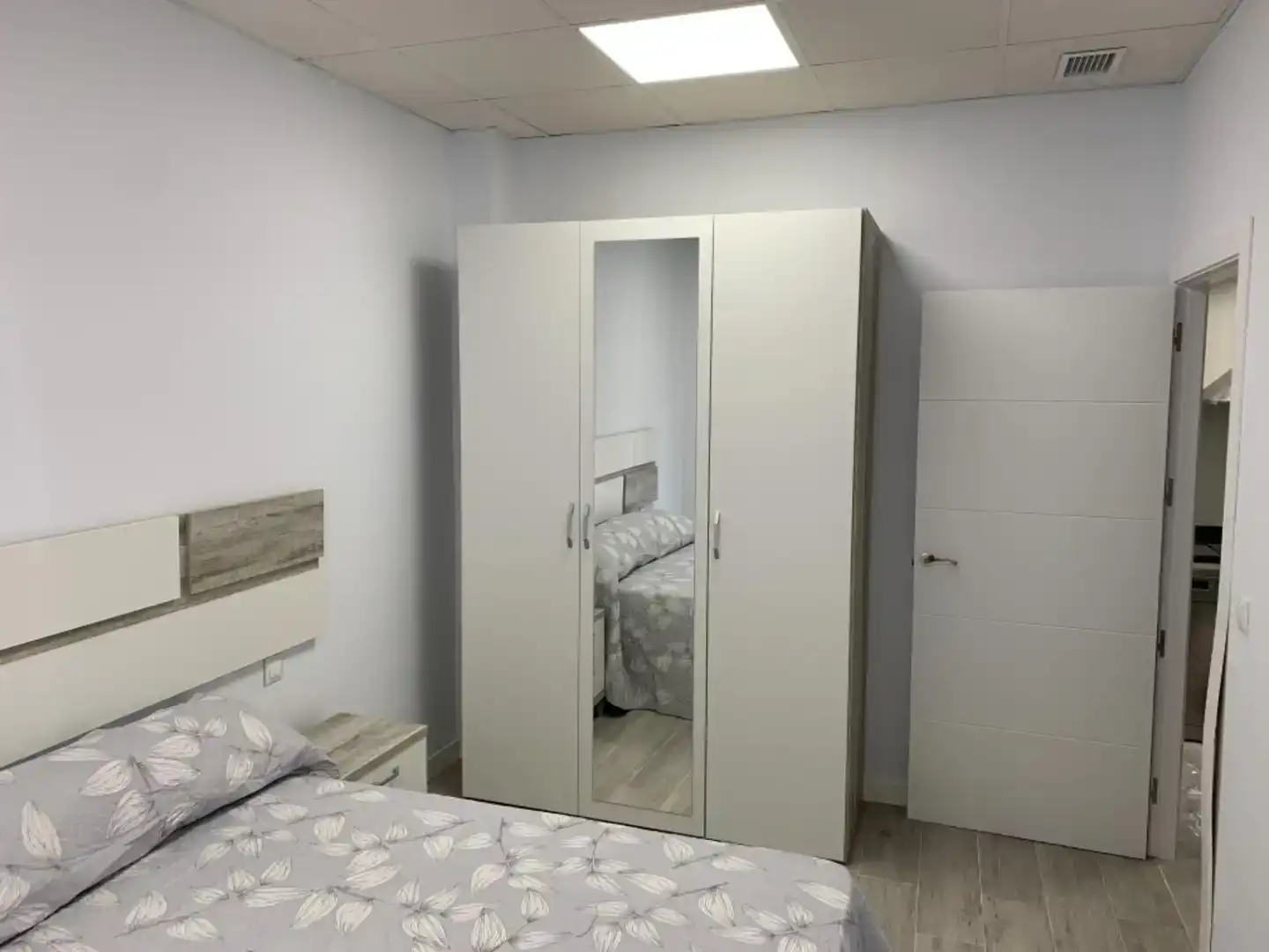 Bedroom of Flat for rent in Guadalupe  with Air Conditioner, Furnished and Oven