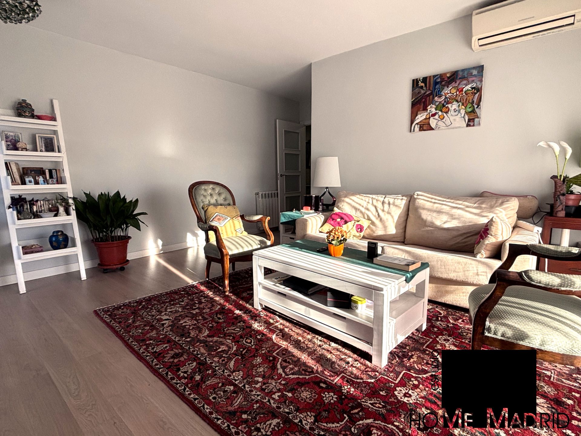 Living room of Flat for sale in  Madrid Capital  with Air Conditioner, Heating and Parquet flooring