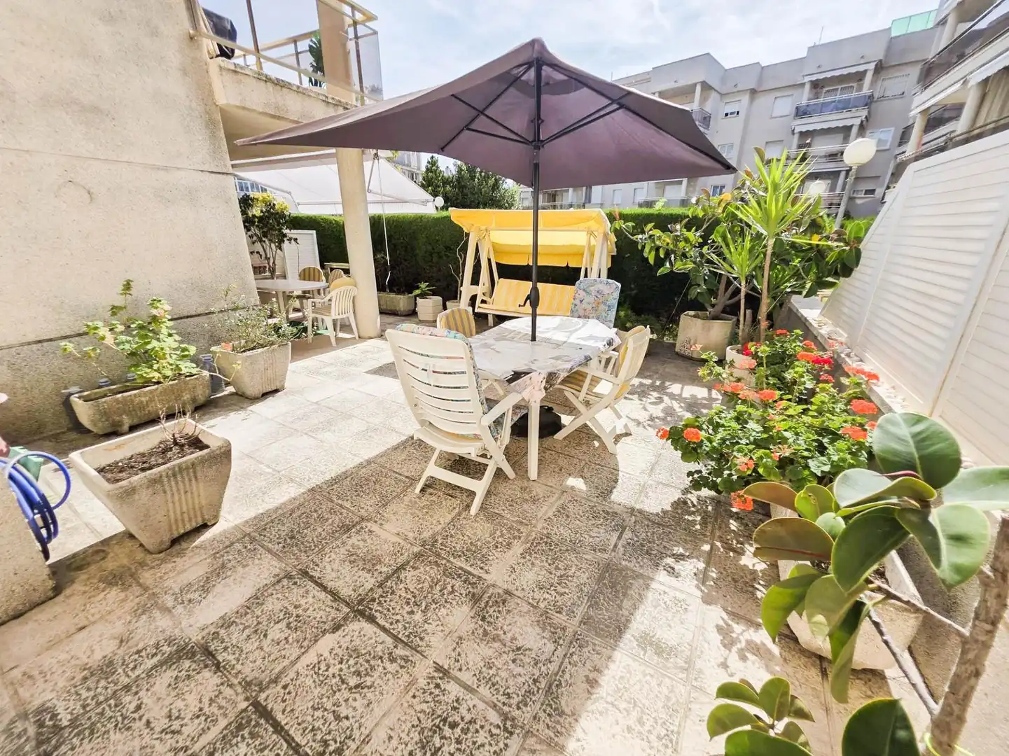 Terraza de Planta baja en venta en Cunit con Amueblado y Piscina comunitaria