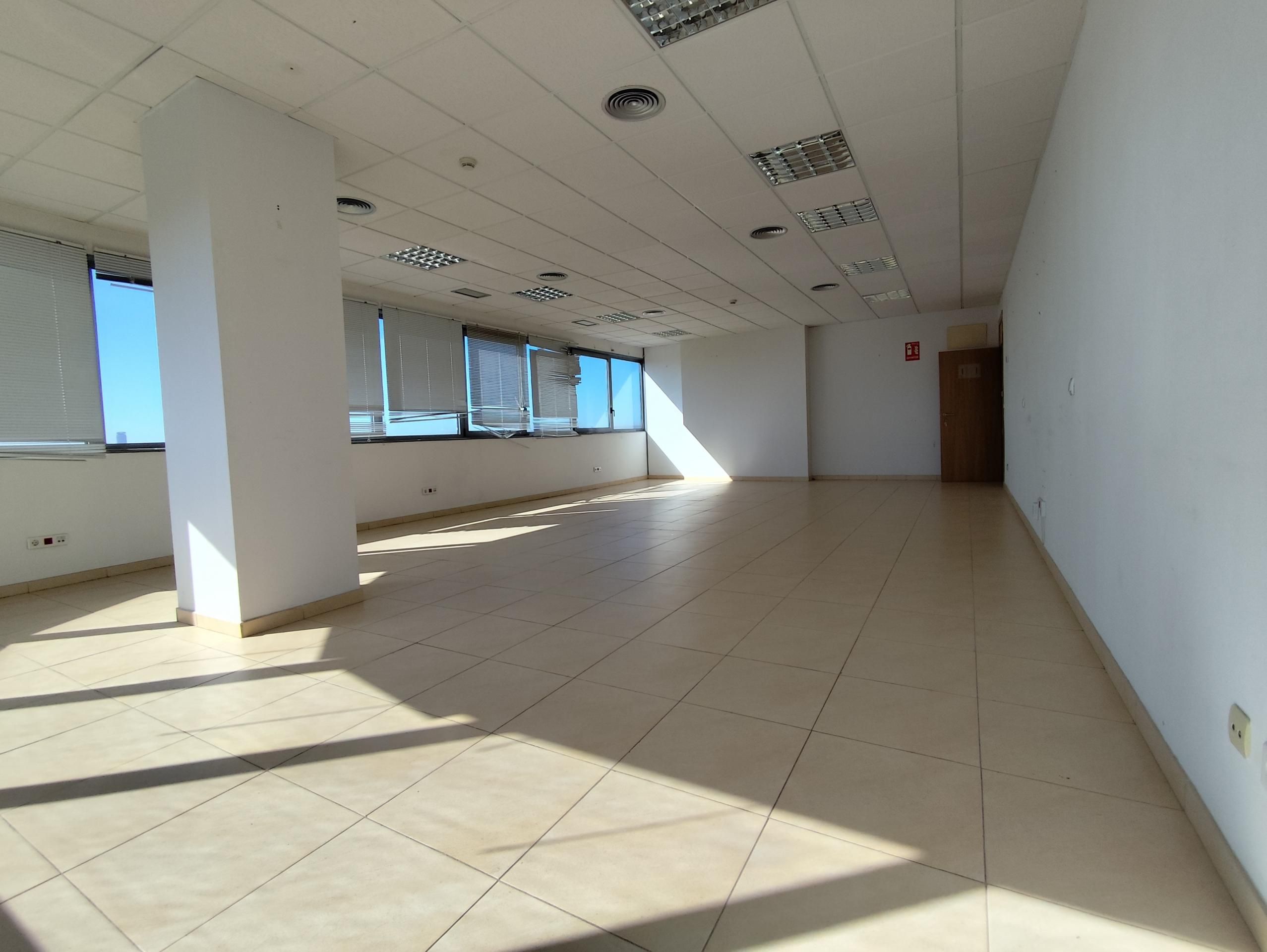 Oficina de lloguer en  Sevilla Capital amb Aire condicionat