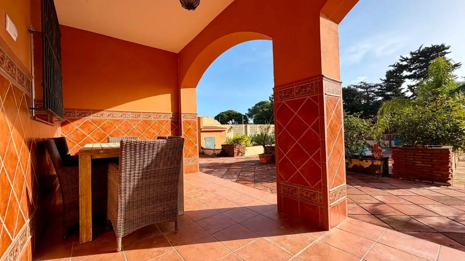 Terrassa de Casa o xalet en venda en La Línea de la Concepción amb Jardí privat i Piscina