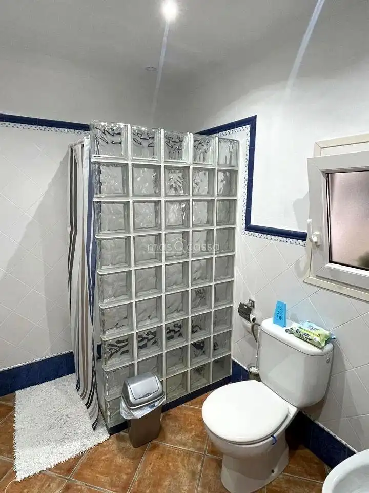 Bany de Casa o xalet en venda en San Roque amb Aire condicionat i Terrassa