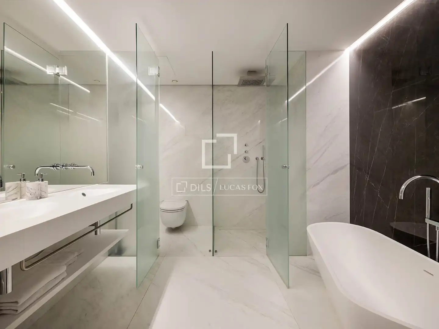 Baño de Piso de alquiler en Barcelona con Aire acondicionado, Calefacción y Terraza