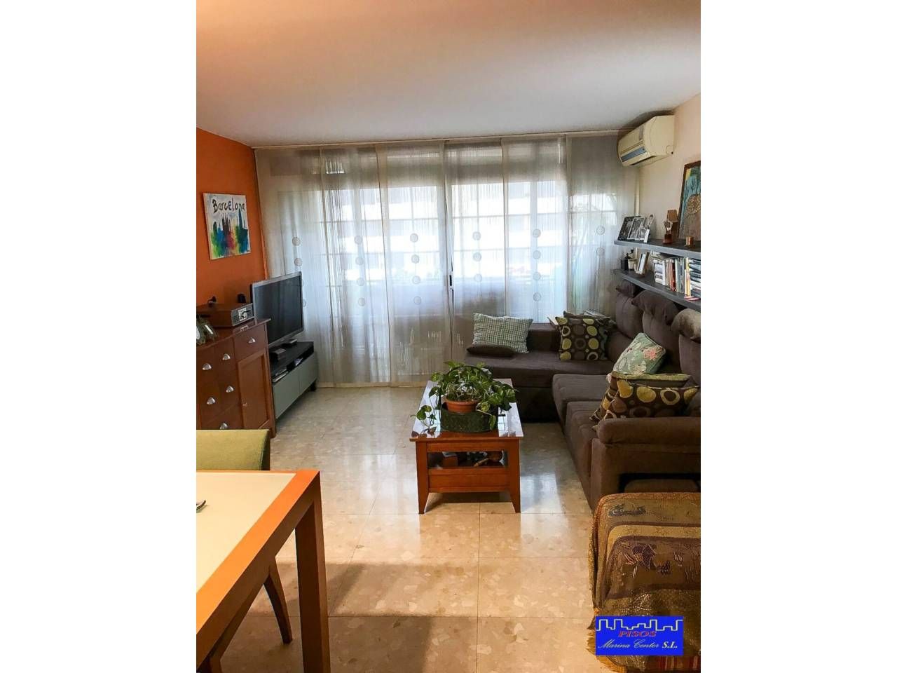 Living room of Flat for sale in L'Hospitalet de Llobregat  with Air Conditioner, Heating and Furnished