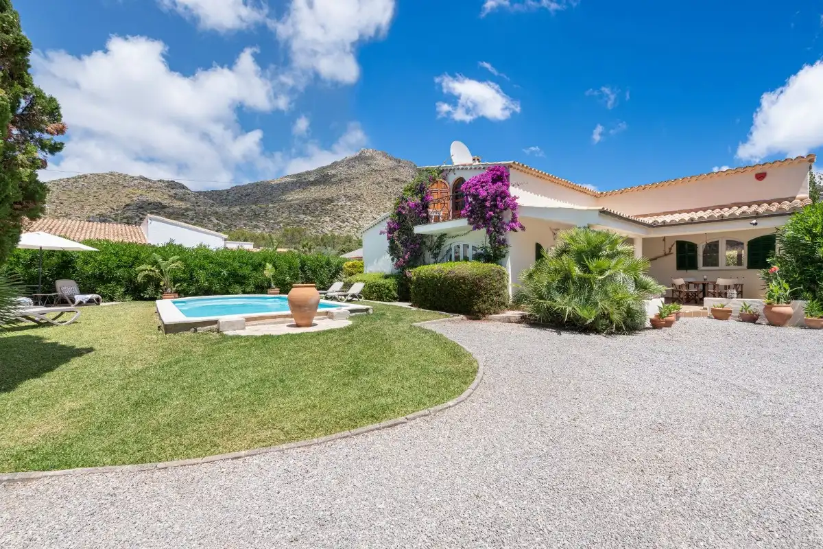 Villa mit Pool zum Verkauf in Camí Boquer 3