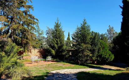 Jardí de Finca rústica en venda en Sant Fruitós de Bages amb Terrassa i Piscina