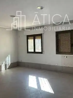 Schlafzimmer von Büro zur Miete in Salamanca mit Heizung