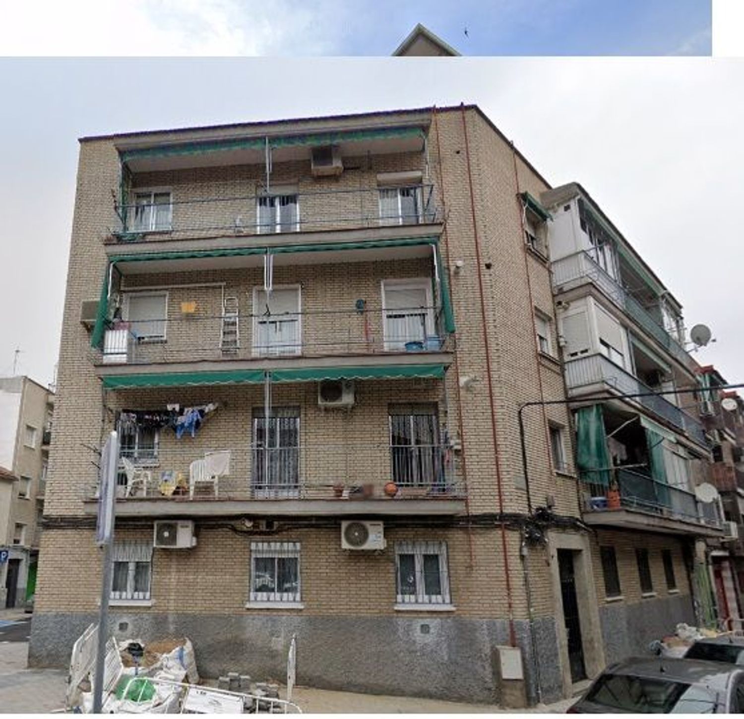 Vista exterior de Piso en venta en  Madrid Capital