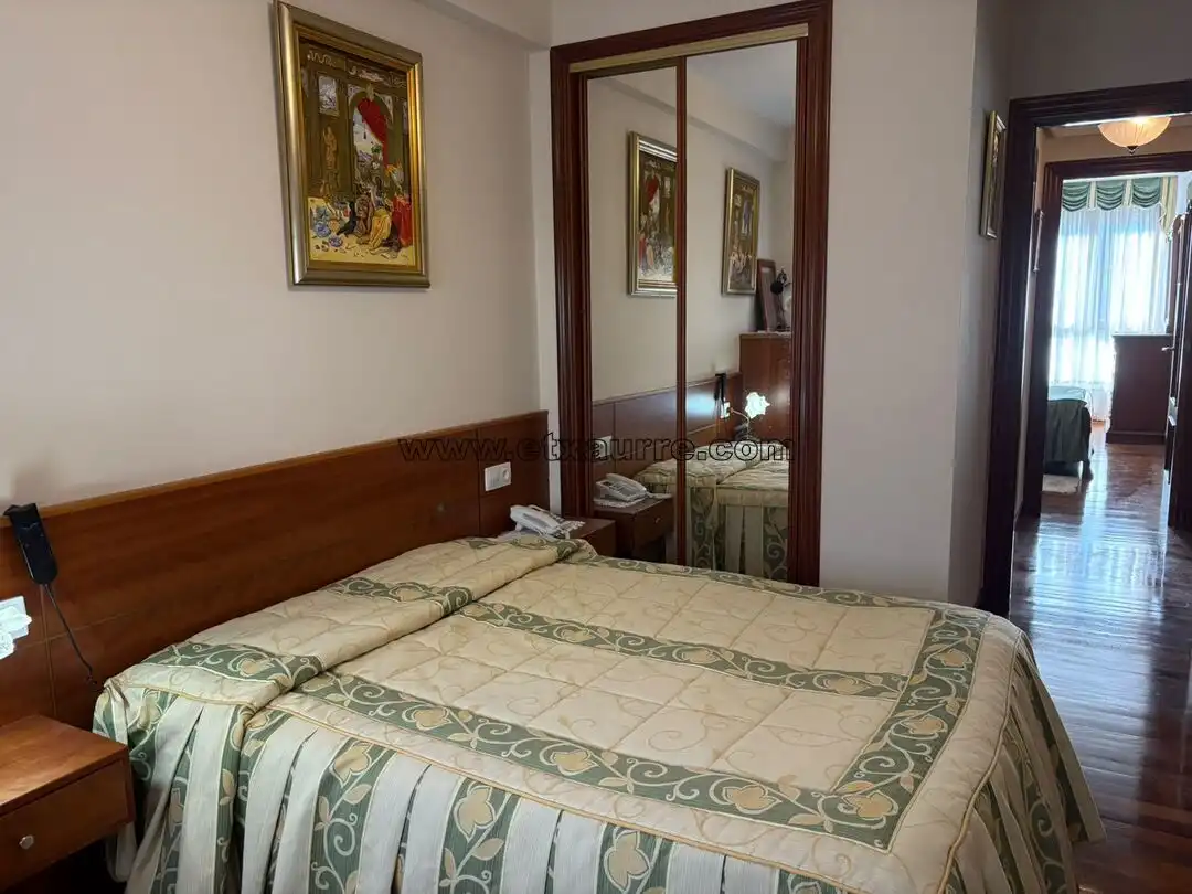 Bedroom of Flat for sale in Laudio / Llodio  with Heating, Storage room and Furnished