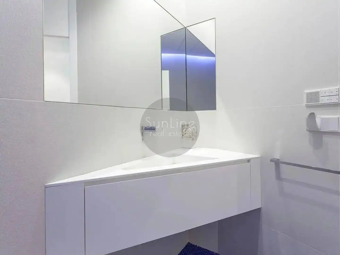 Bathroom of Flat for rent in Valencia  with Air Conditioner, Furnished and Pets allowed