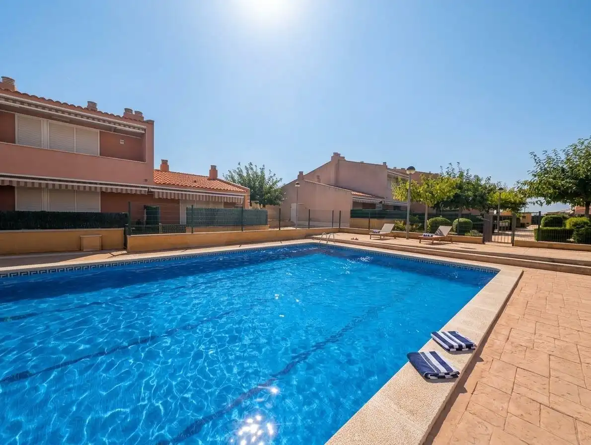Casa aparellada amb piscina en venda a Platja de Mont-roig, imagen 21