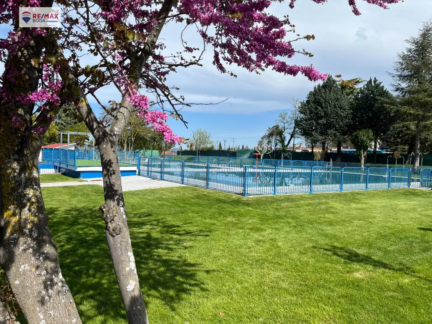 Piscina de Casa adosada en venta en Ayegui / Aiegi con Aire acondicionado, Jardín privado y Terraza