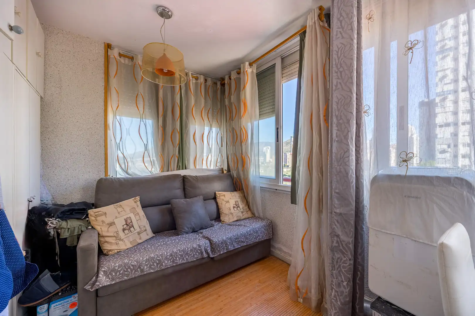 Bedroom of Apartments for sale in Benidorm  with Swimming Pool, Furnished and Community pool