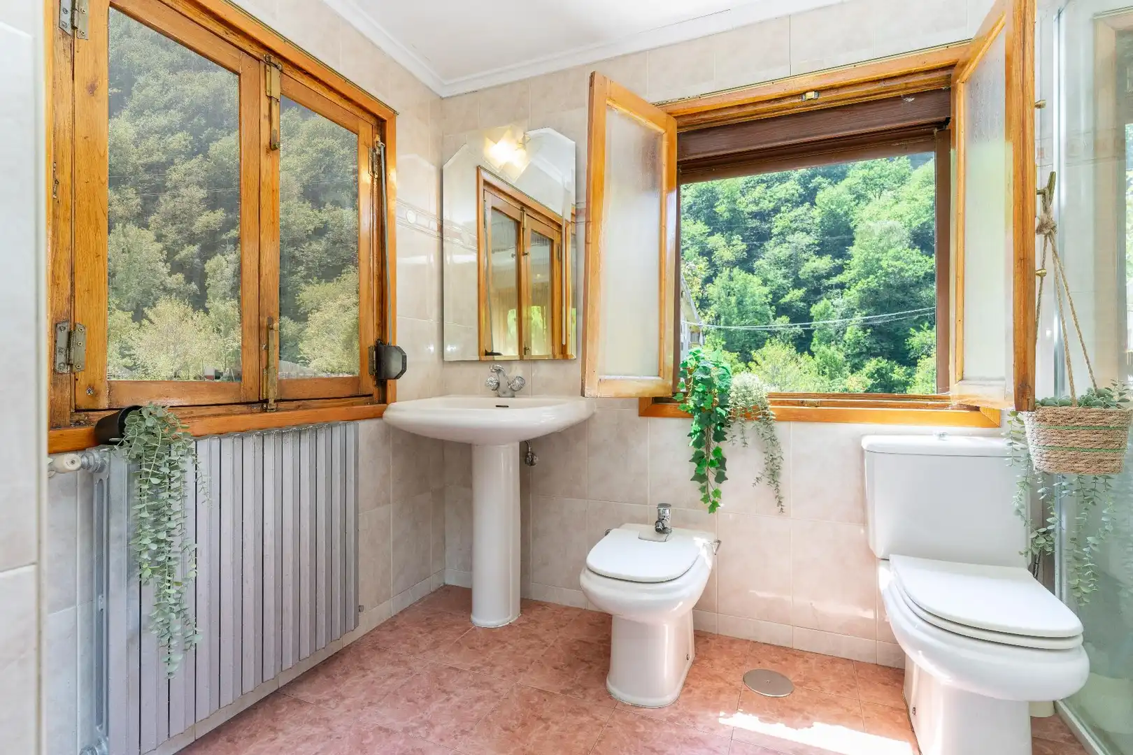 Badezimmer von Haus oder Chalet zum Verkauf in Mieres (Asturias) mit Heizung, Privatgarten und Terrasse
