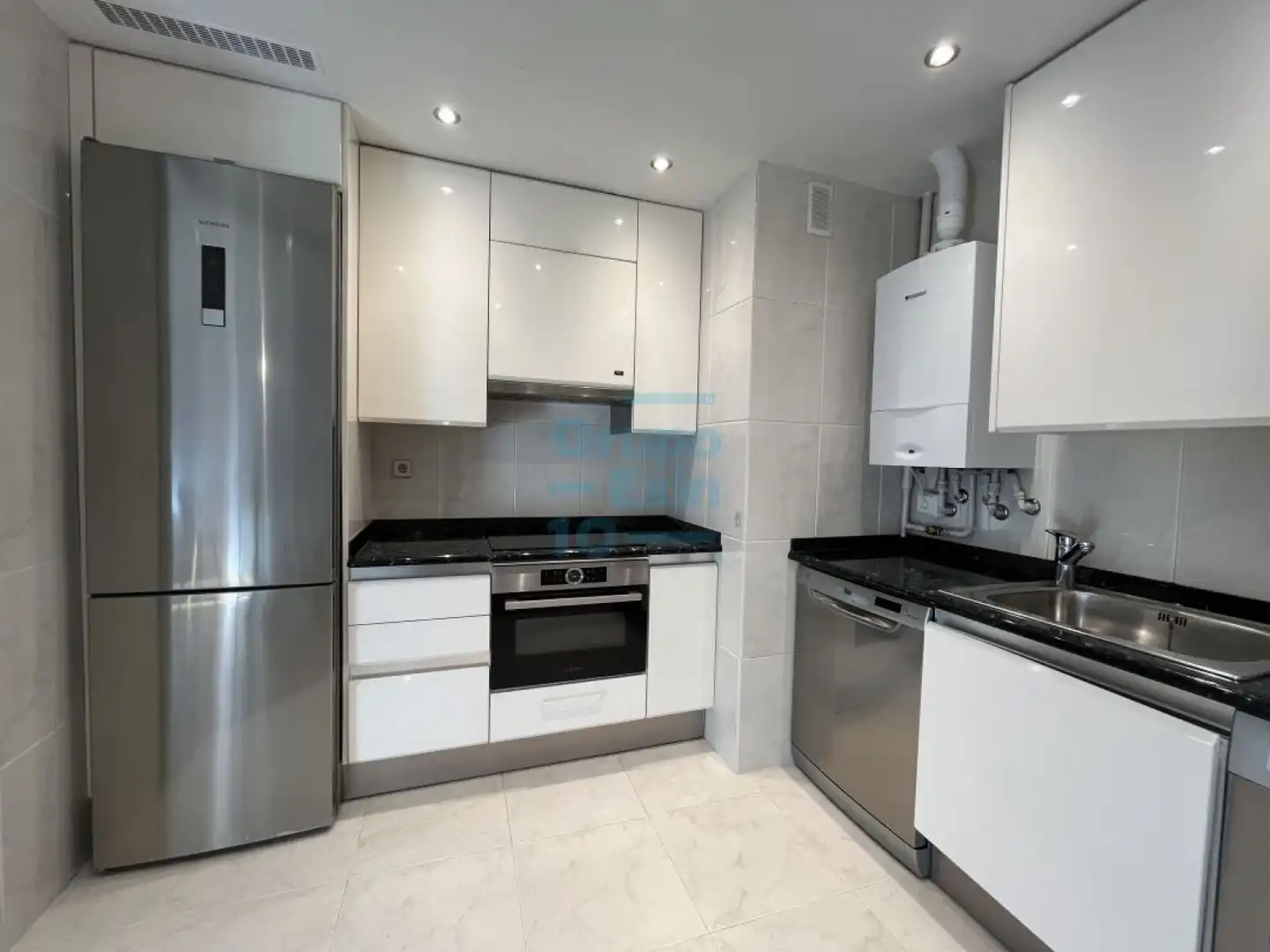 Kitchen of Flat for rent in Donostia - San Sebastián   with Storage room