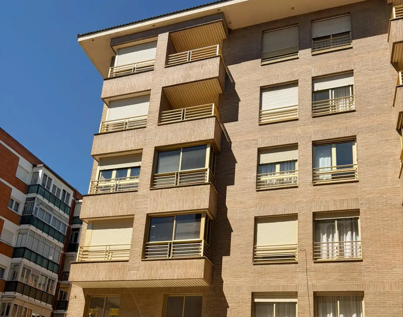 Vista exterior de Pis en venda en Palencia amb Calefacció, Terrassa i Forn