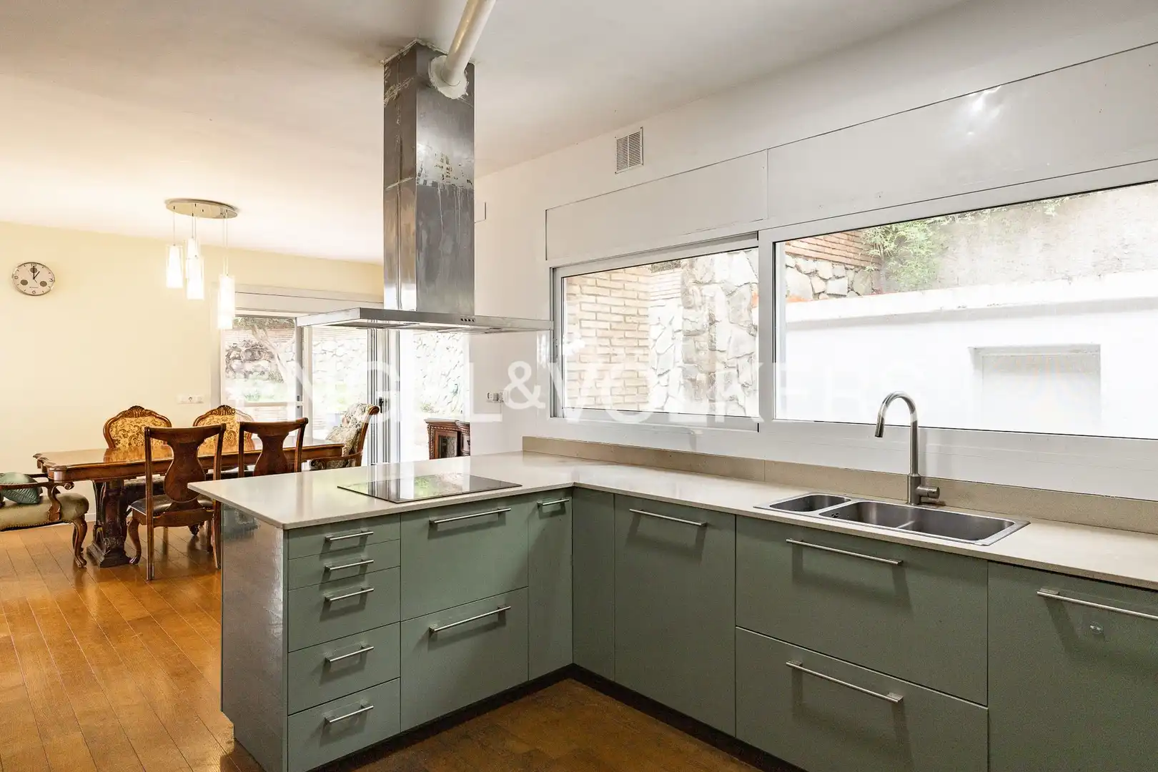Cocina de Casa o chalet en venta en Premià de Dalt con Aire acondicionado, Calefacción y Jardín privado