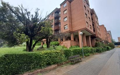 Vista exterior de Pis en venda en Bilbao  amb Calefacció, Traster i Moblat