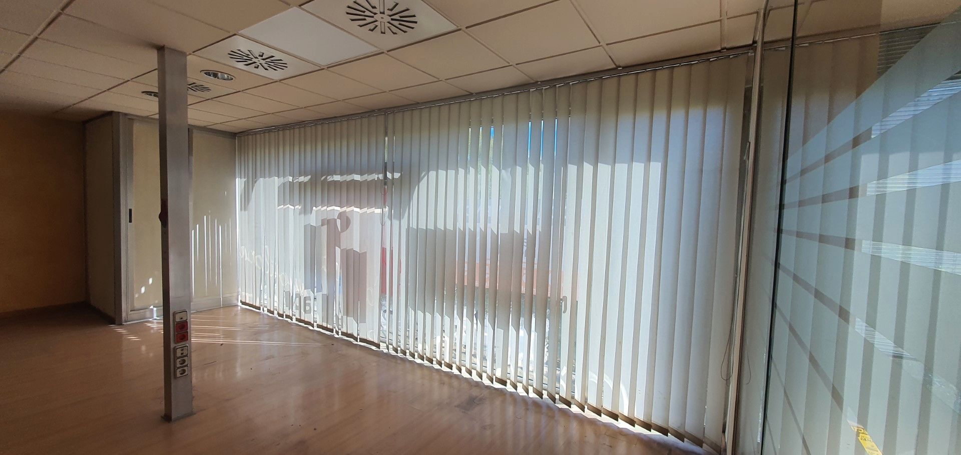 Premises for sale in Estació de França