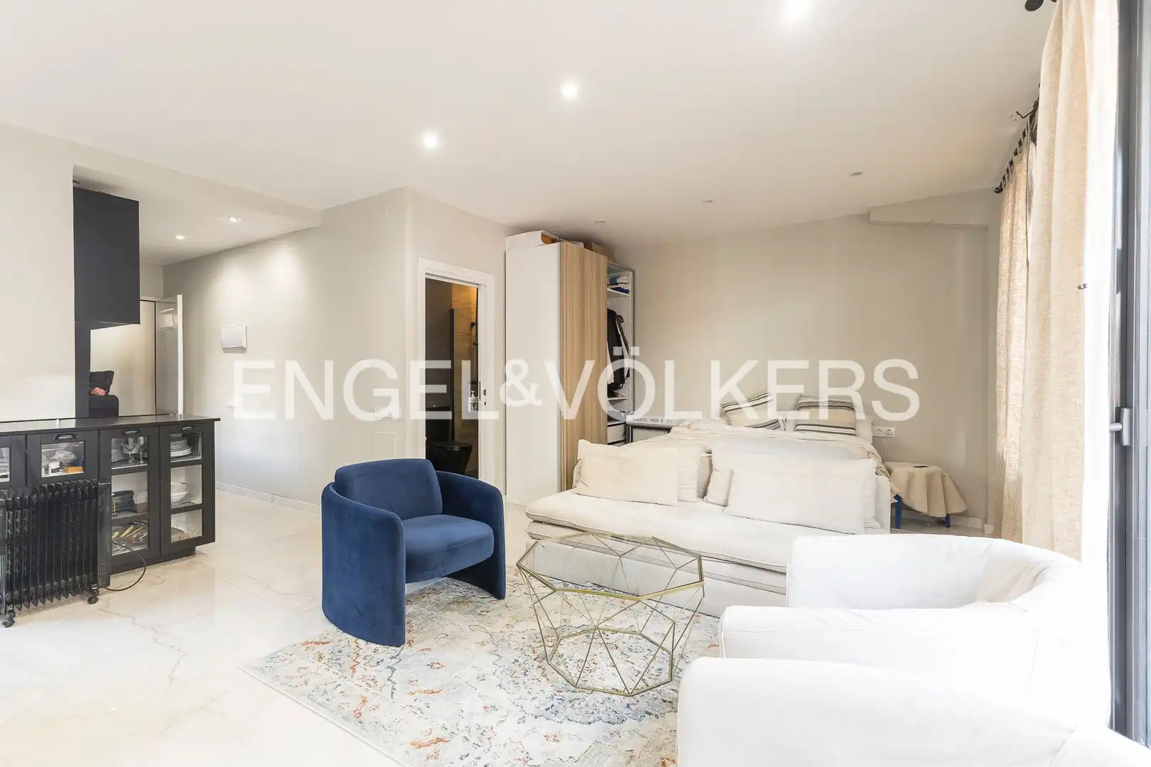 Sala d'estar de Casa o xalet en venda en Barcelona amb Aire condicionat, Calefacció i Terrassa