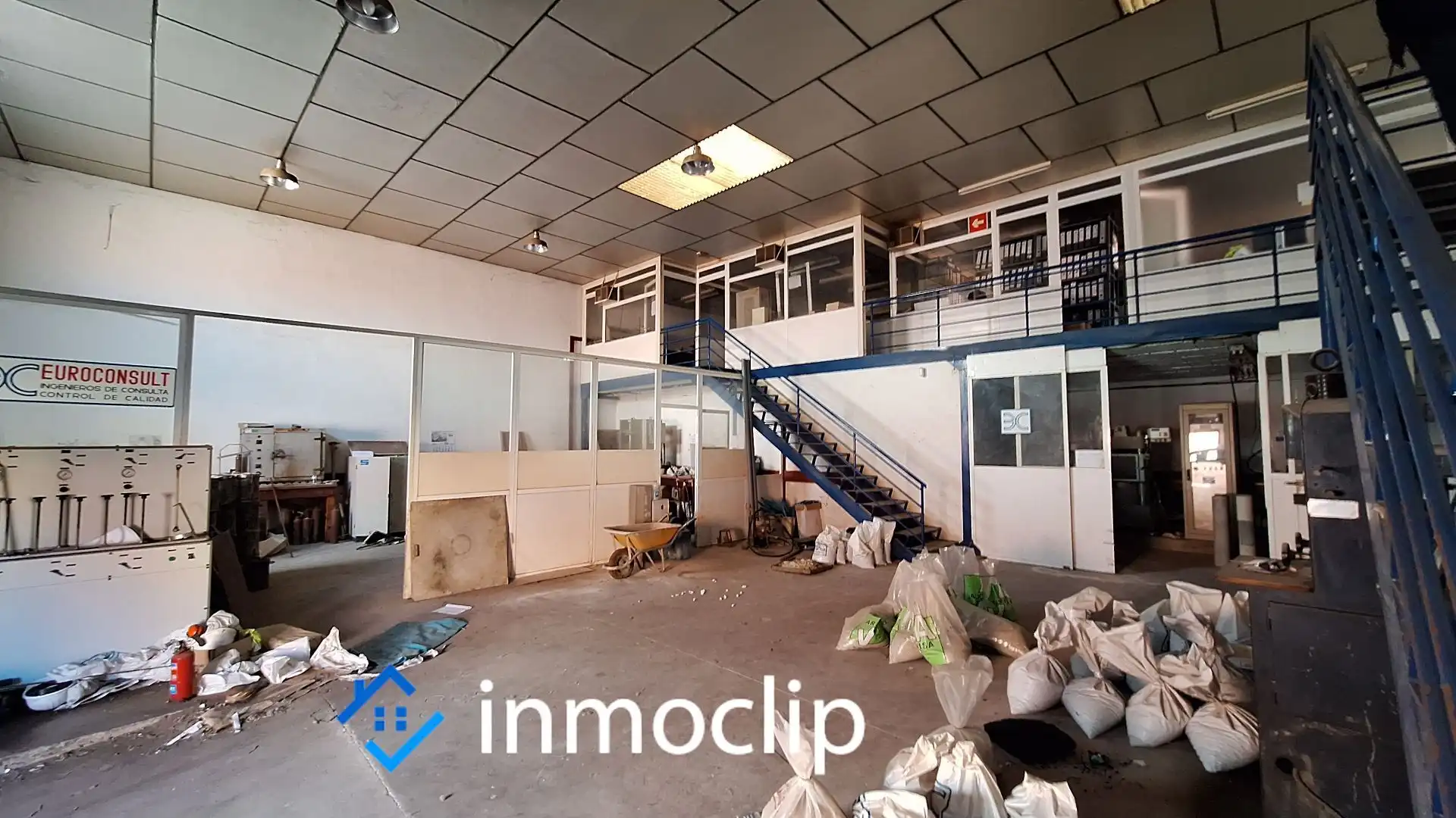 Industrial building for sale in CALLE CALZADA DE CASTELLANOS, imagen 2