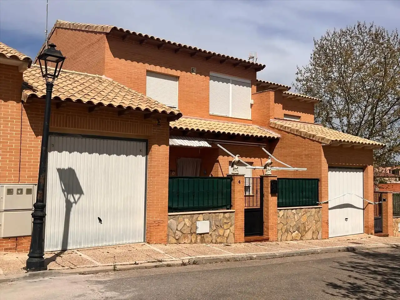 Vista exterior de Casa o chalet en venta en Villaluenga de la Sagra