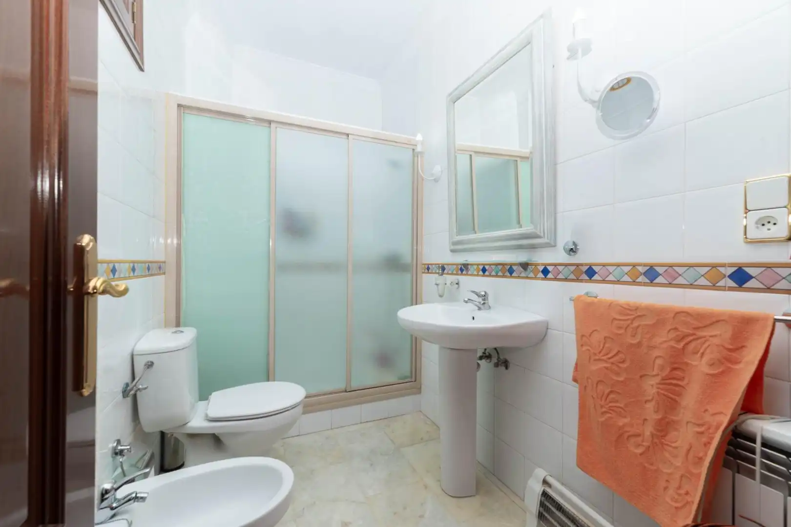 Badezimmer von Einfamilien-Reihenhaus zum Verkauf in La Roda de Andalucía mit Heizung, Abstellraum und Balkon