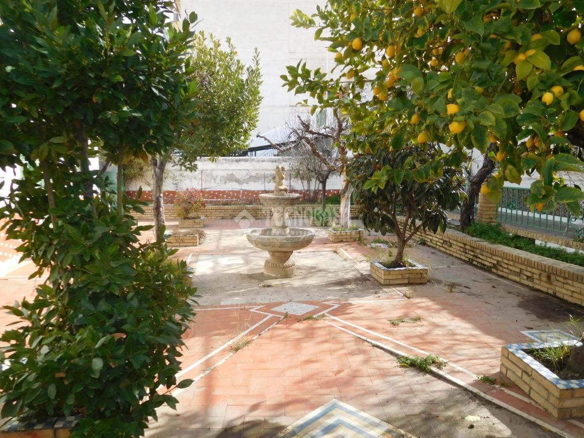 Jardí de Casa o xalet en venda en Armilla amb Terrassa