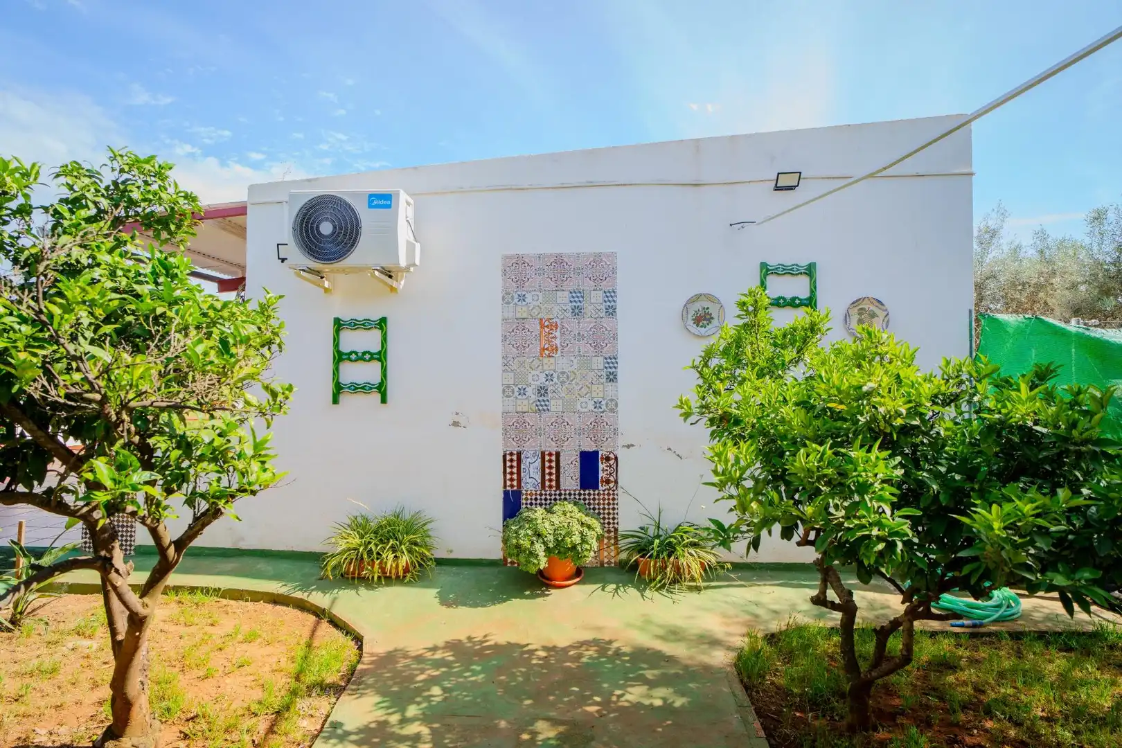 Exterior view of Houses for sale in Carmona  with Air Conditioner, Private garden and Terrace