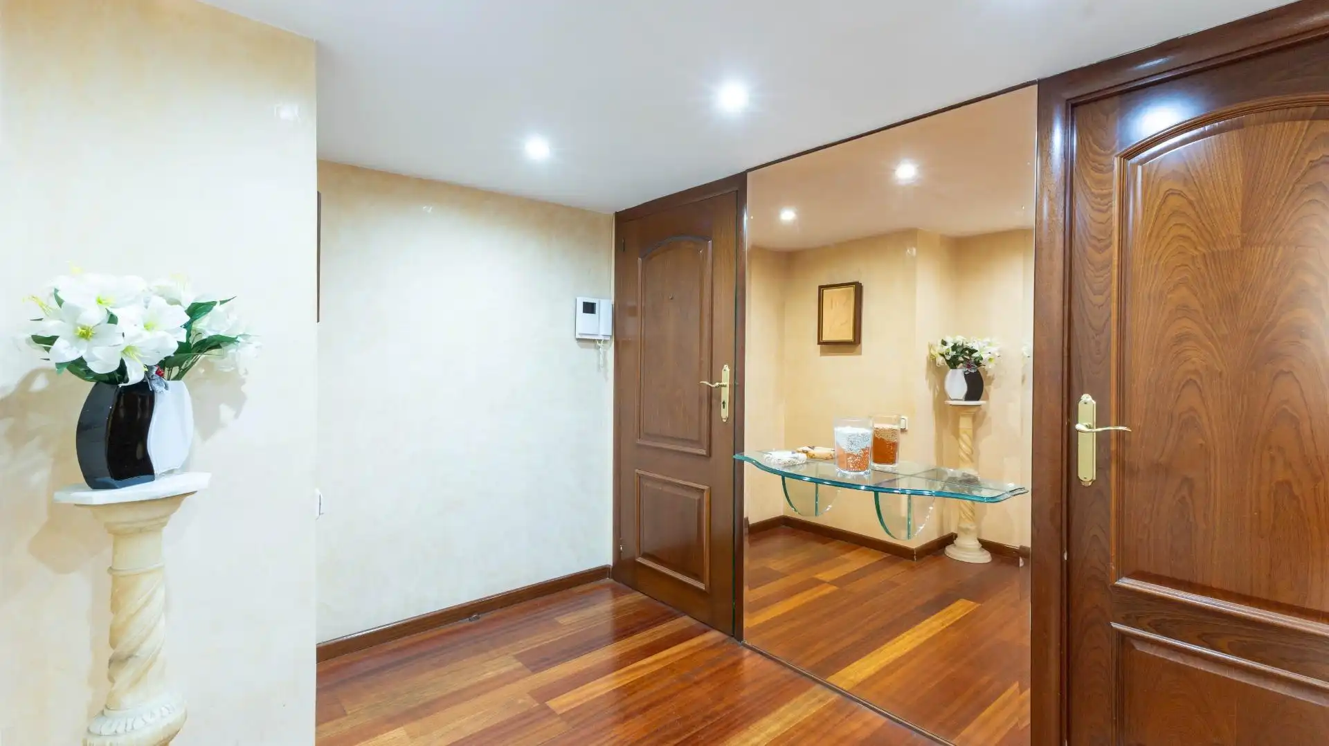 Flat for sale in Barcelona  with Air Conditioner, Heating and Parquet flooring