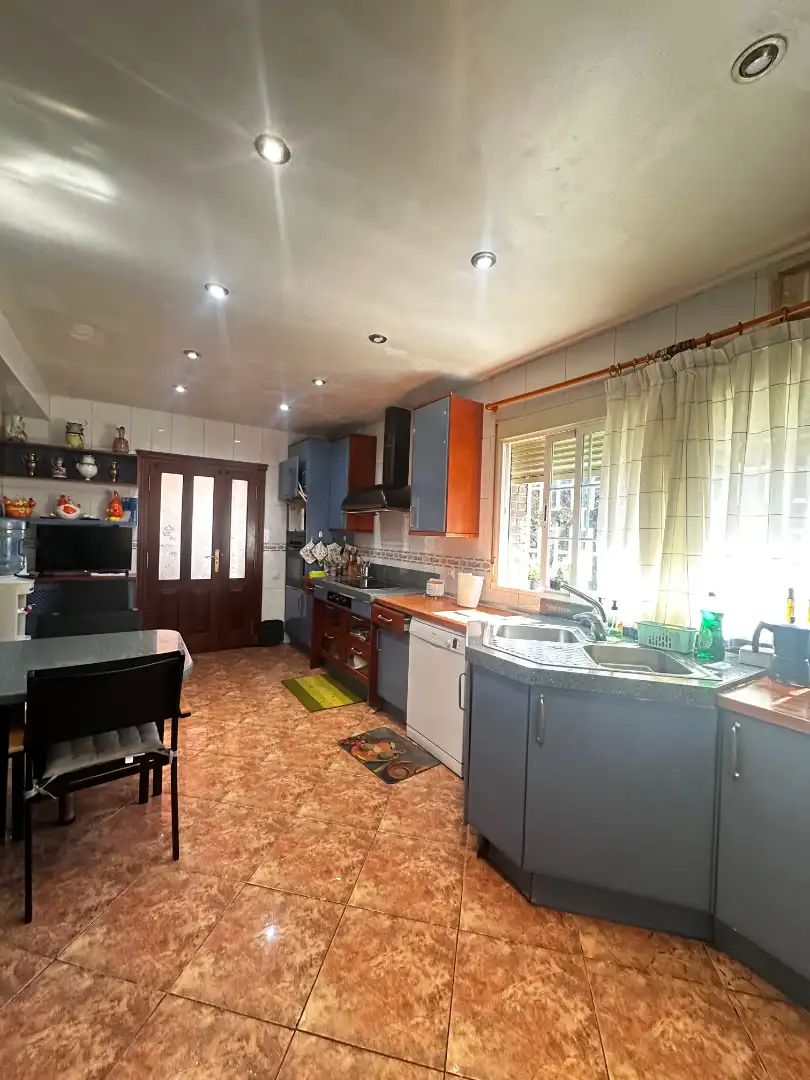 Cocina de Casa o chalet en venta en Las Rozas de Madrid con Aire acondicionado, Calefacción y Jardín privado