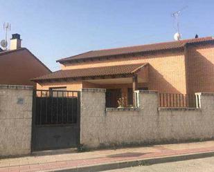 Exterior view of House or chalet for sale in Aldeamayor de San Martín