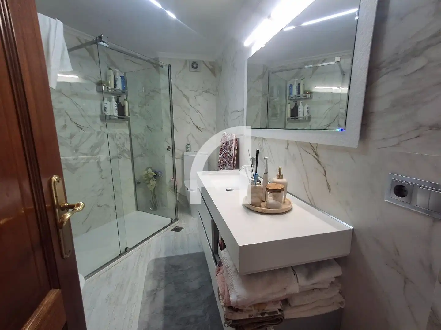 Bathroom of Flat for sale in Vigo   with Heating and Storage room