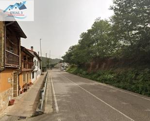 Vista exterior de Casa o xalet en venda en Medio Cudeyo amb Jardí privat