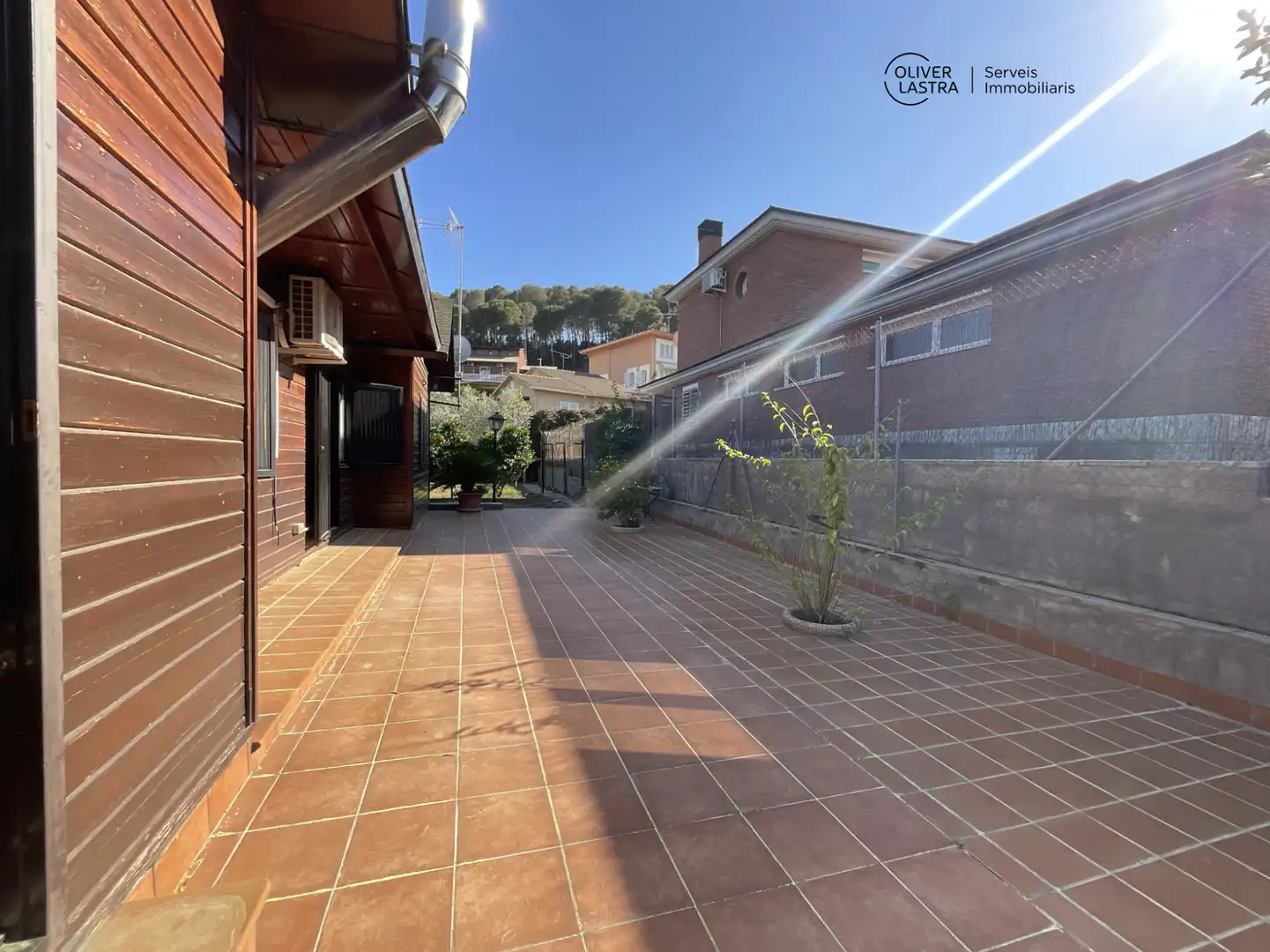 Vista exterior de Casa o chalet en venta en Sant Andreu de la Barca con Aire acondicionado, Calefacción y Jardín privado