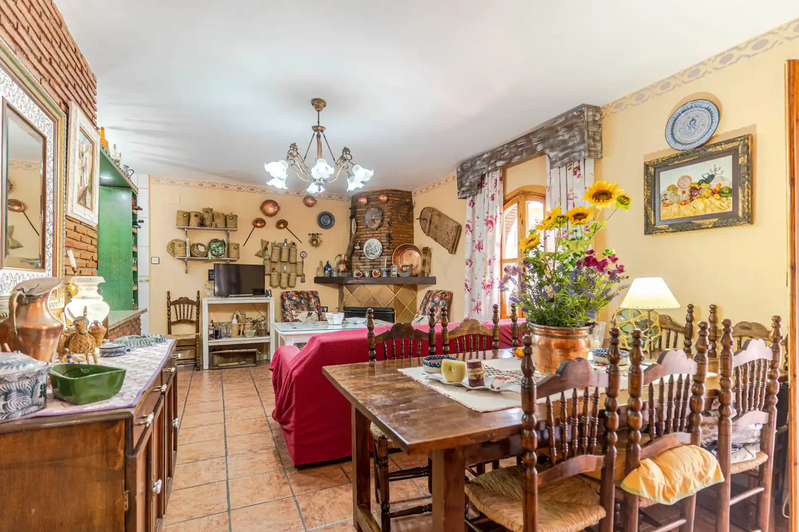 Comedor de Casa o chalet en venta en Güéjar Sierra con Jardín privado, Trastero y Piscina