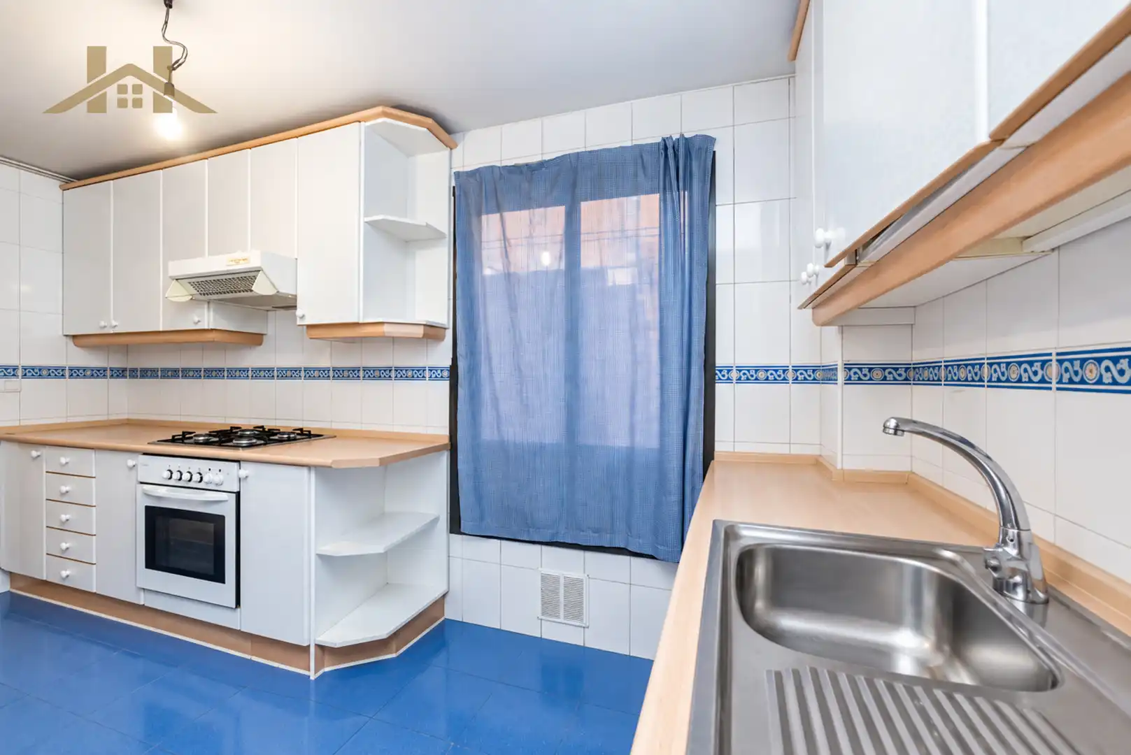 Piso con terraza en venta en Avenida de la Reina Sofía