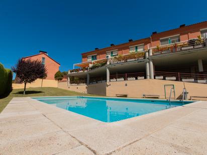 Swimming pool of Single-family semi-detached for sale in Valladolid Capital  with Terrace