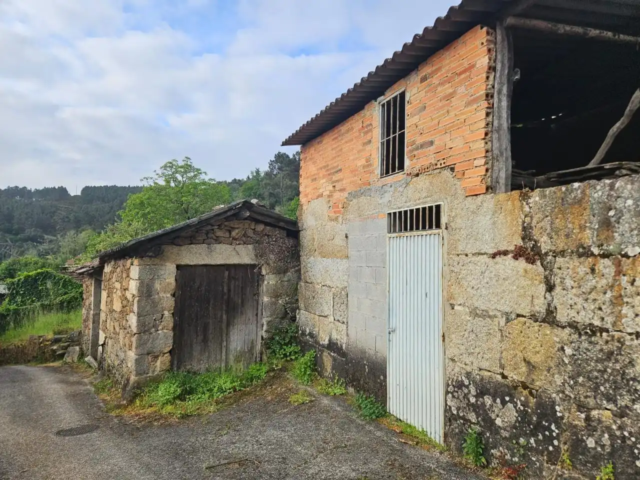 Houses for sale in Toén