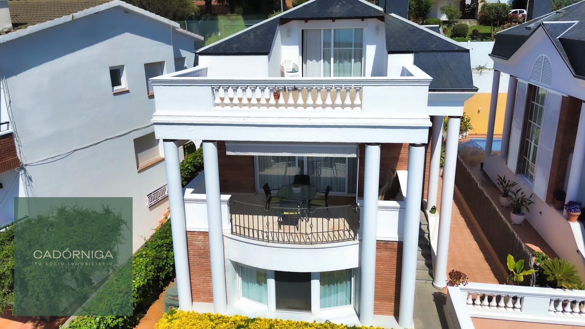 Exterior view of House or chalet for sale in El Masnou  with Air Conditioner, Heating and Private garden