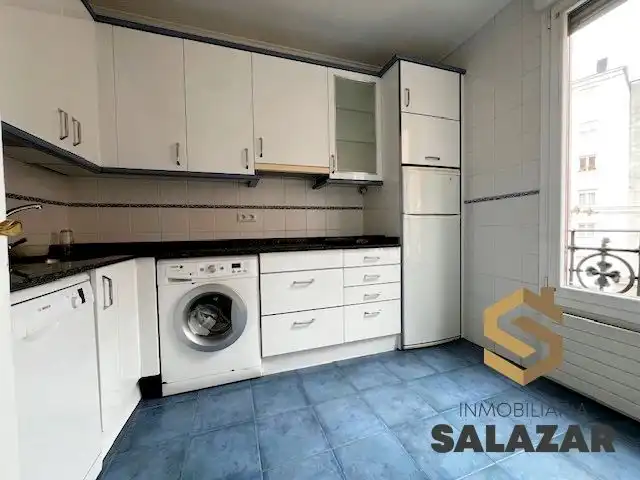 Cocina de Piso de alquiler en Bilbao  con Calefacción y Balcón