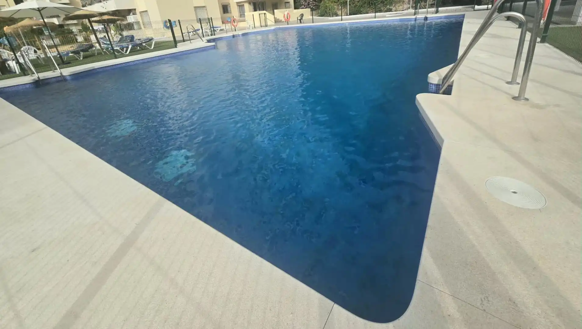 Piscina de Pis en venda en Torremolinos amb Aire condicionat i Piscina comunitària