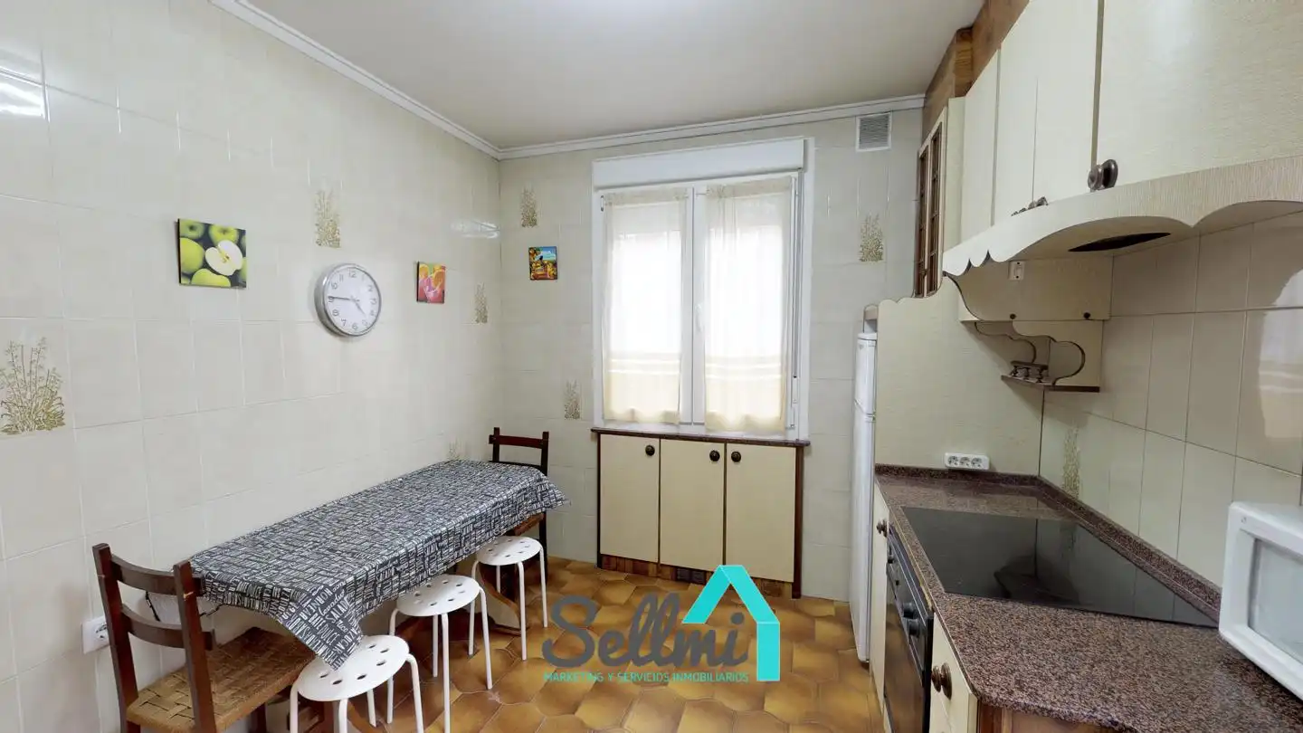 Kitchen of Flat for rent in Oviedo   with Heating, Parquet flooring and Furnished
