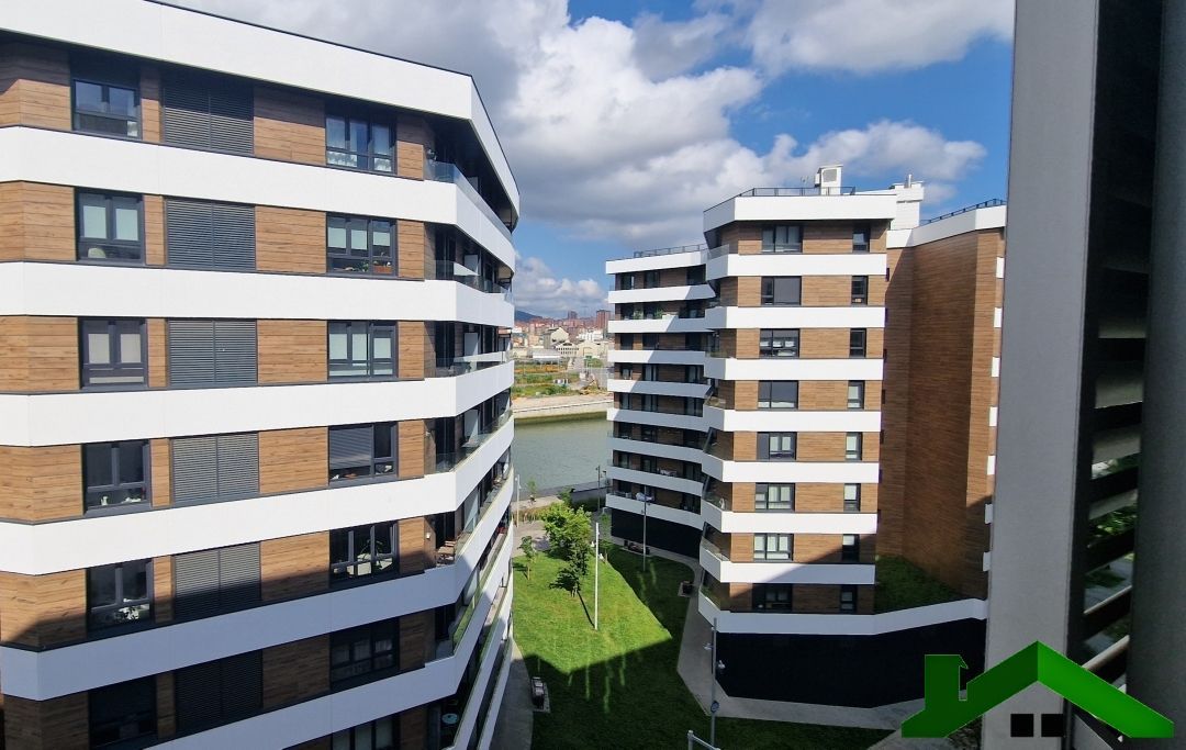 Exterior view of Flat for sale in Bilbao   with Heating, Terrace and Furnished