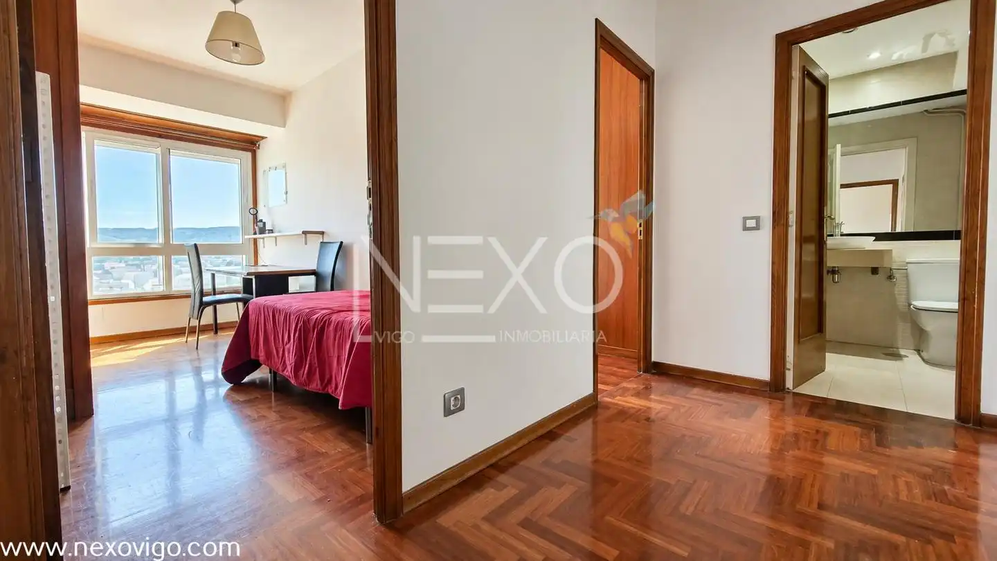Flat for sale in Avenida da Gran Vía, O Castro