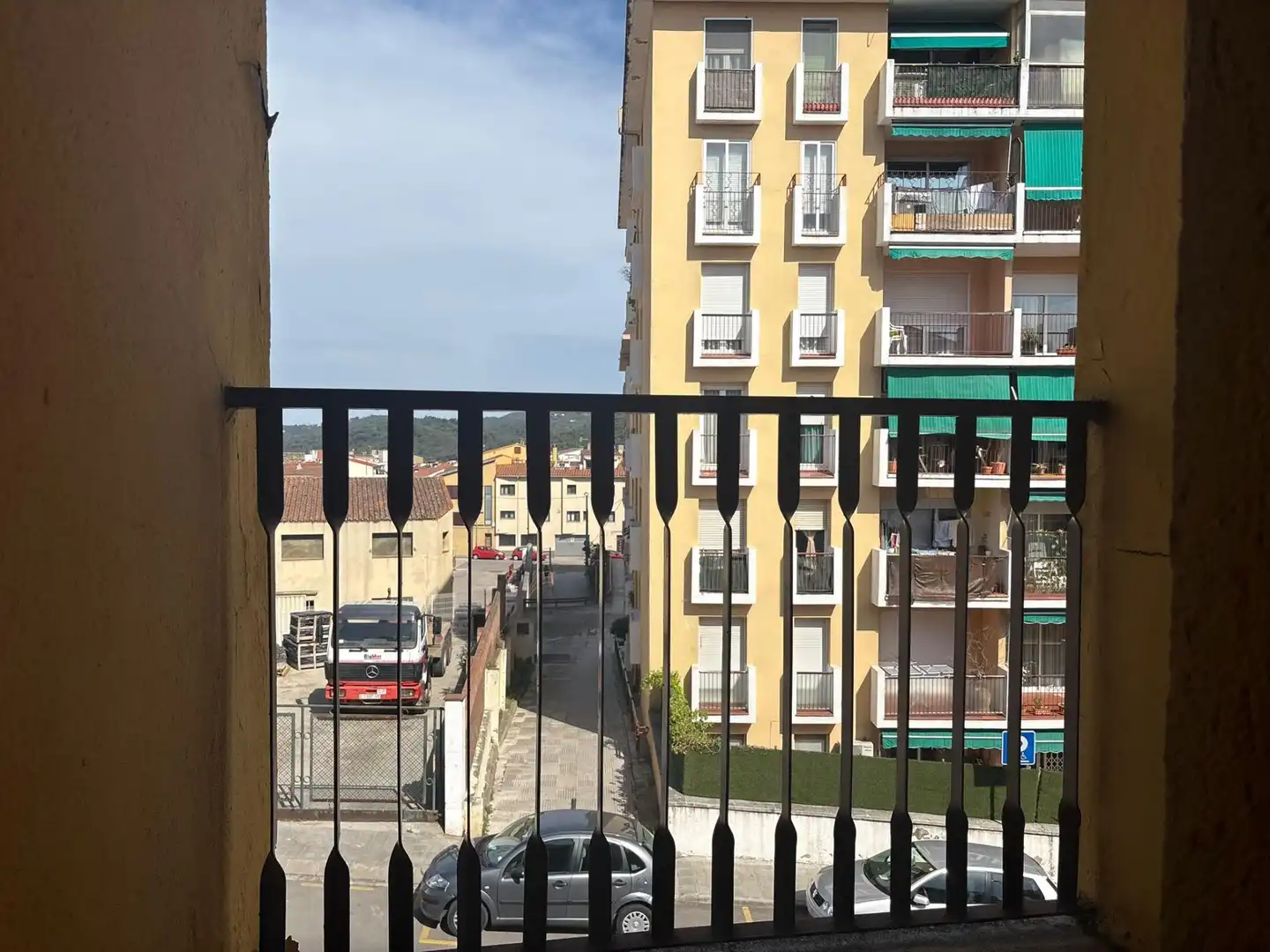 Vista exterior de Casa adosada en venta en Sant Celoni con Calefacción, Jardín privado y Terraza
