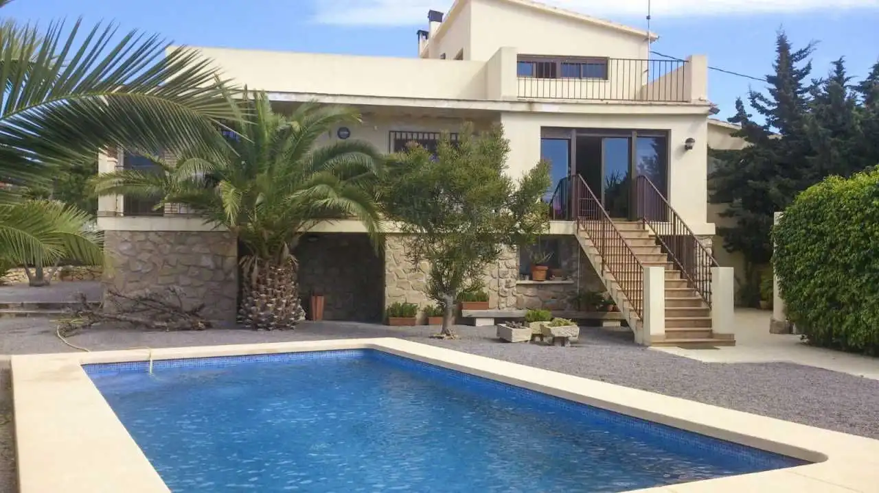 Detached house with pool for sale in Urbanizaciones
