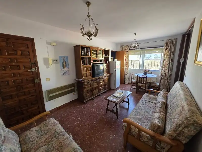 Sala d'estar de Apartament en venda en Nerja amb Calefacció, Terrassa i Traster