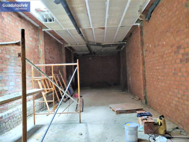 Local comercial en Alquiler en Triana Oeste